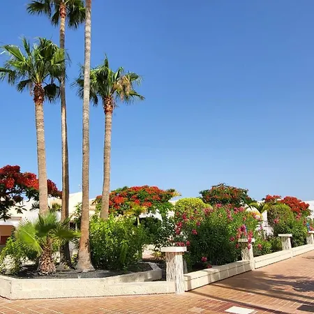 Апартаменты Palms Patio *